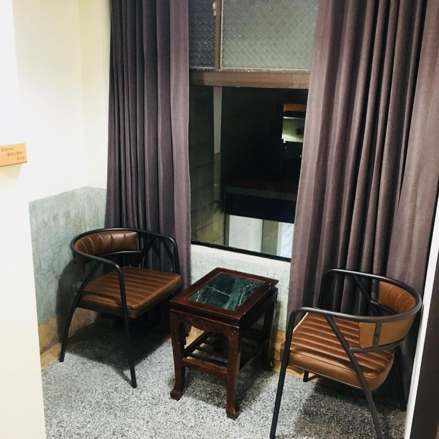 Feng Chao Home Tainan Luaran gambar